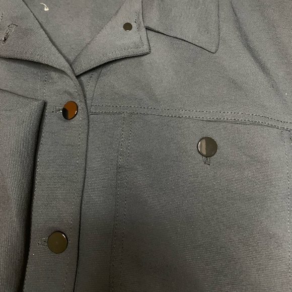 Aritzia - little cropped jacket (black) - Picture 3 of 10